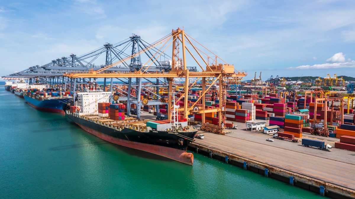 Pentingnya Infrastruktur Pelabuhan untuk Perdagangan Maritim - Chandra Asri Group