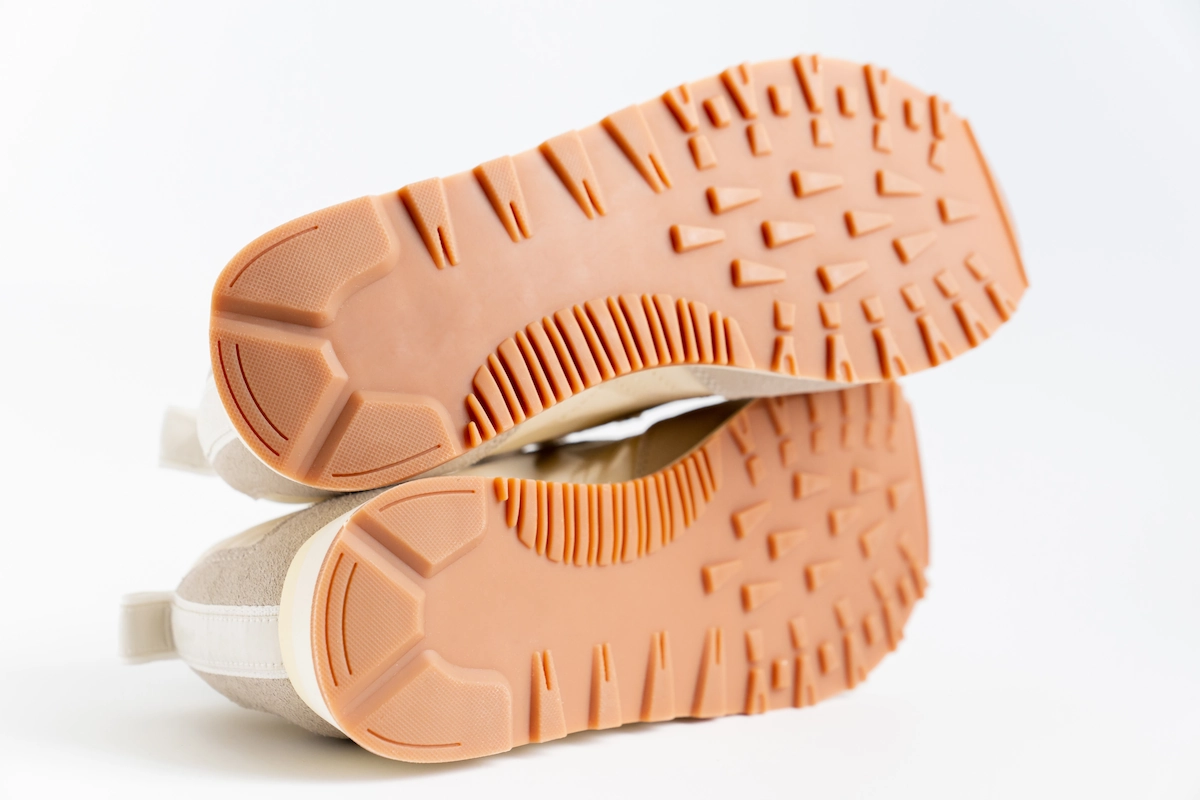 sol sepatu yang terbuat dari ethylene vinyl acetate