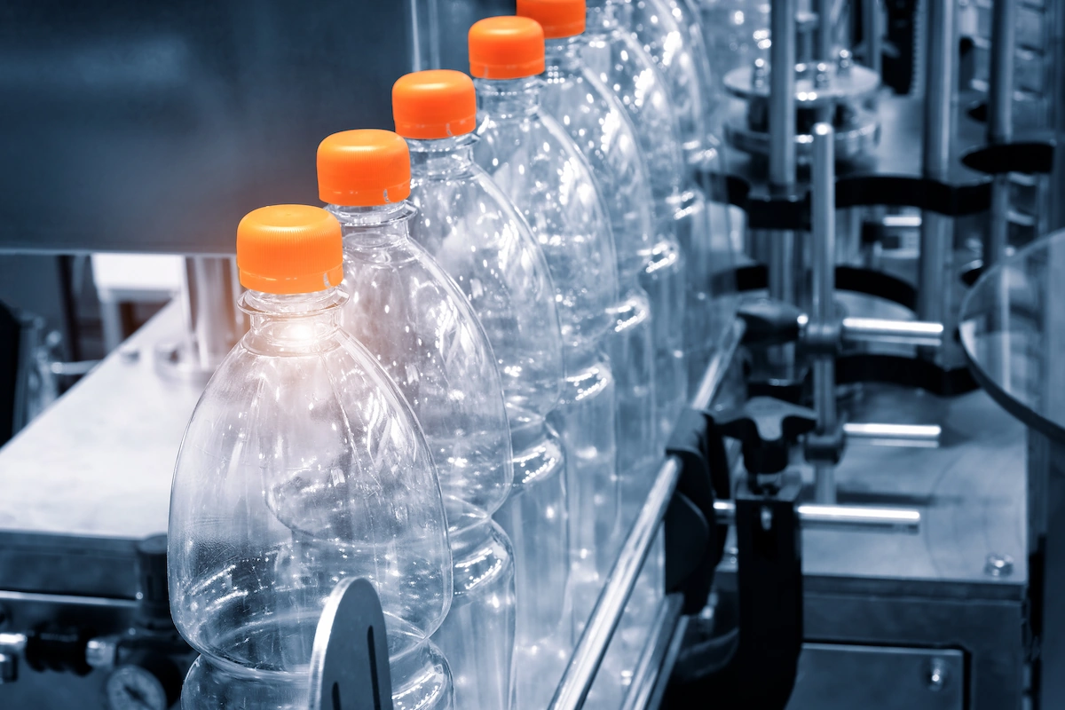 Bagaimana Plastik Dibuat dari Minyak Bumi