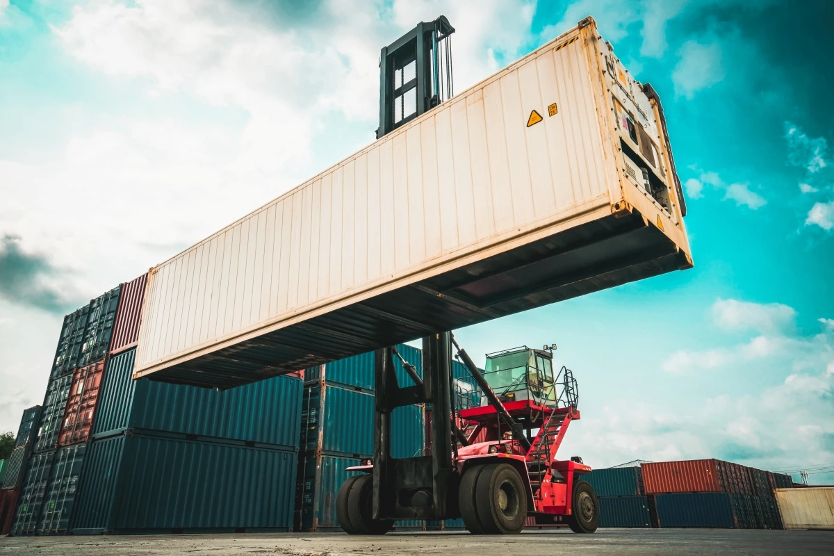 The Advantages of a Full Container Load Service