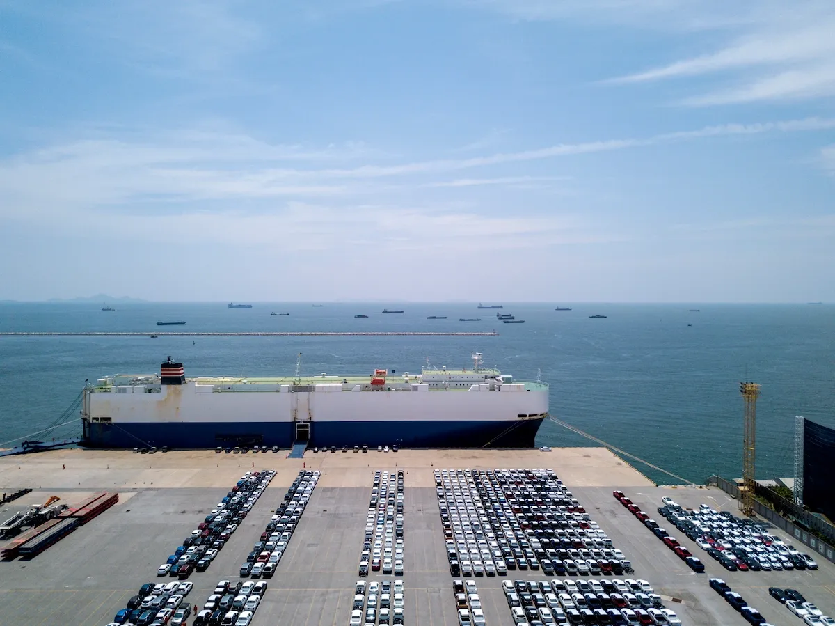 Kapal Roll On-Roll Off (Ro-Ro)